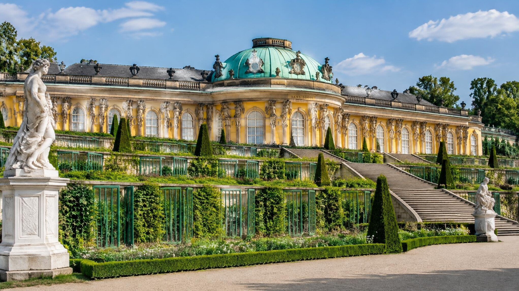 sanssouci palace exterior